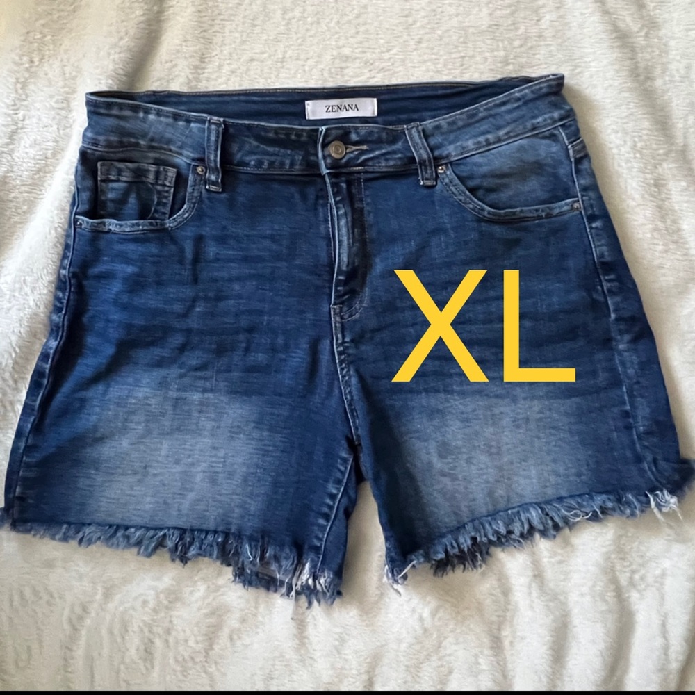 Zenana Shorts Size XL